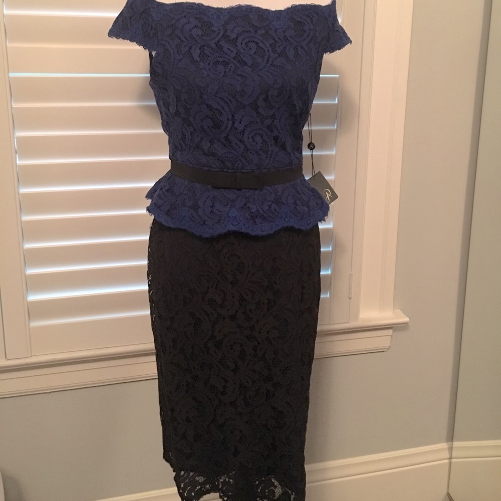 ADRIANNA PAPELL LACE COCKTAIL DRESS